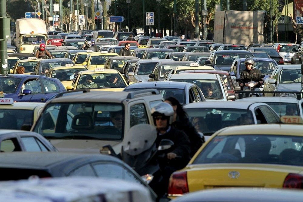 Κλειστή η αριστερή λωρίδα στο ύψος της Ροσινιόλ – Μεγάλη ταλαιπωρία στον Κηφισό